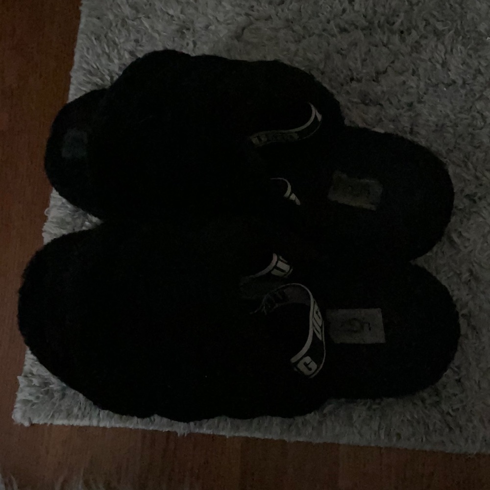 Black ugg slides